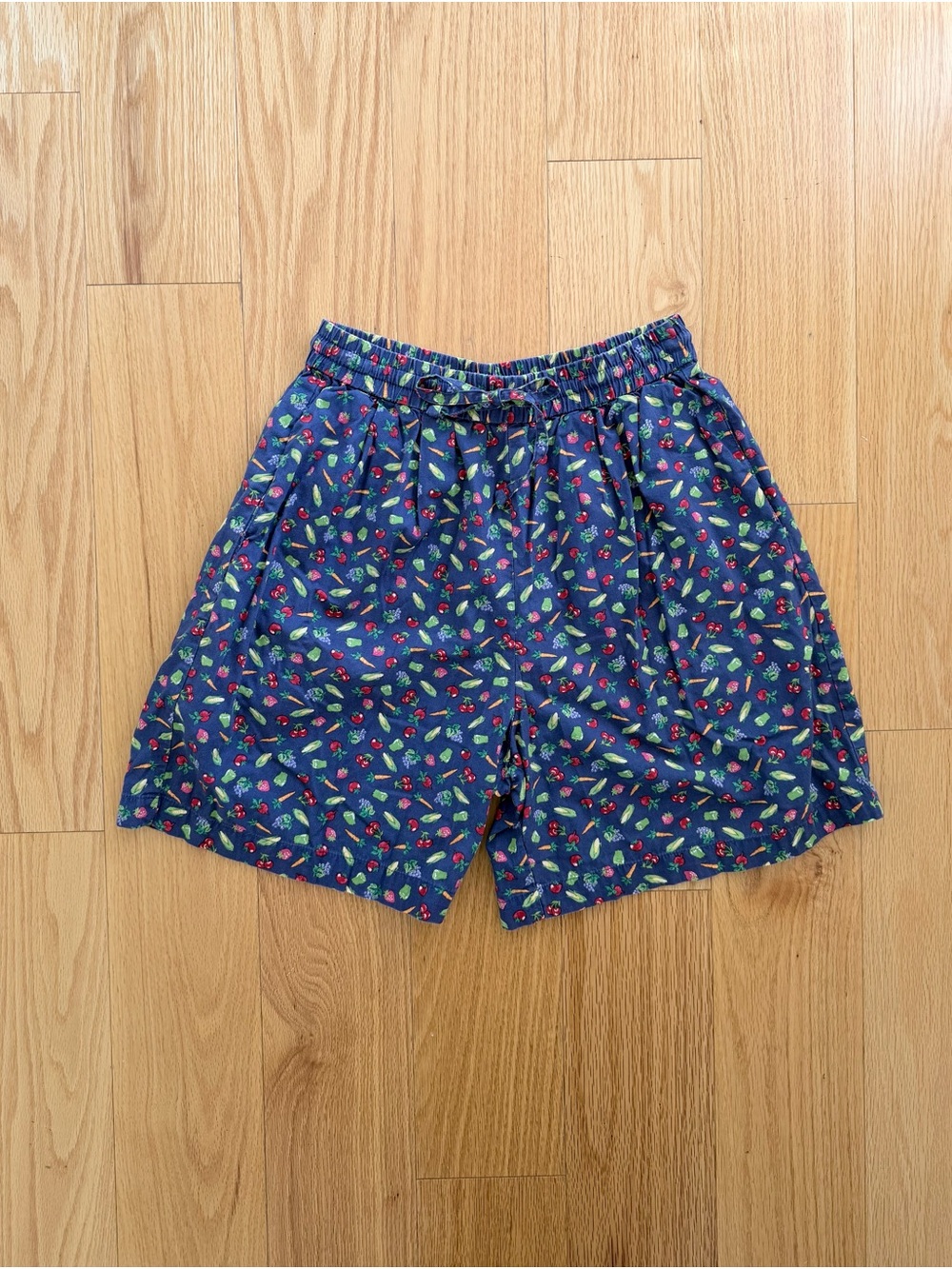 Vintage Lizsport Navy Fruit Vegetable Novelty Print Cotton Shorts Pockets S